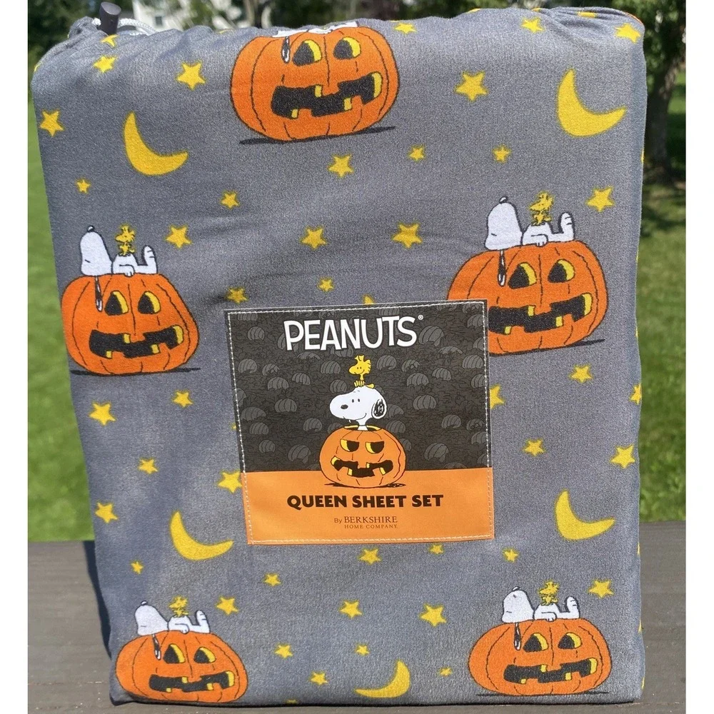 Berkshire Home Co. Peanuts Snoopy Halloween Pumpkin Moon Queen Sheet Set